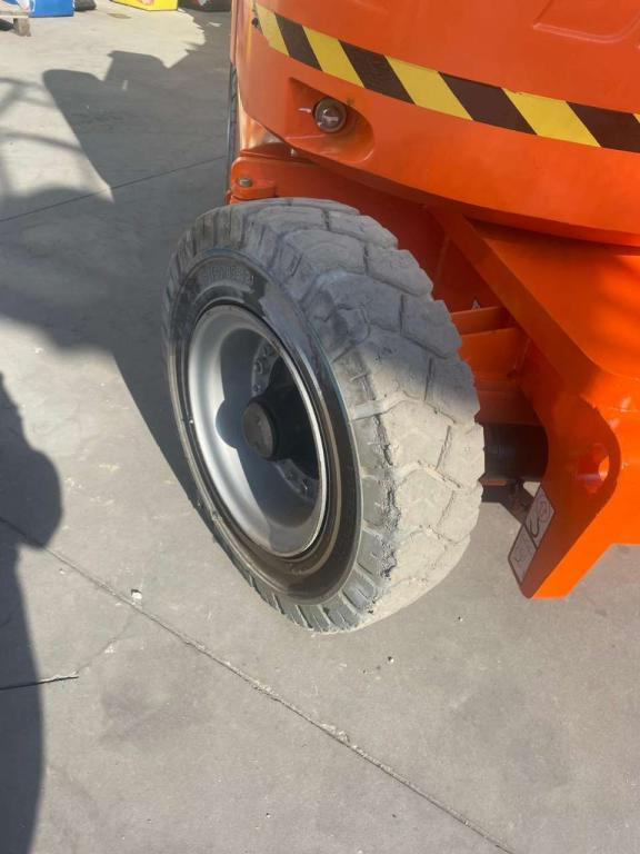 JLG E300AJP - Коленчатый подъемник: фото 2 JLG E300AJP - Коленчатый подъемник: фото 2