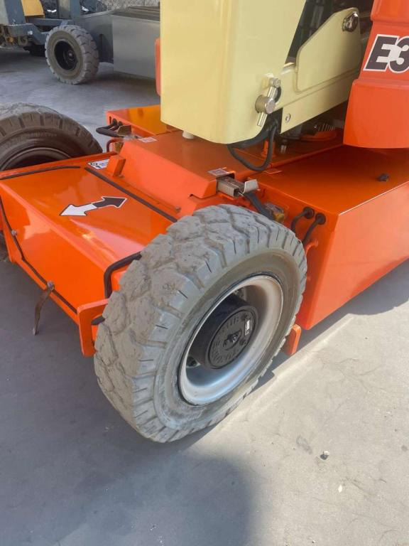 JLG E300AJP - Коленчатый подъемник: фото 4 JLG E300AJP - Коленчатый подъемник: фото 4