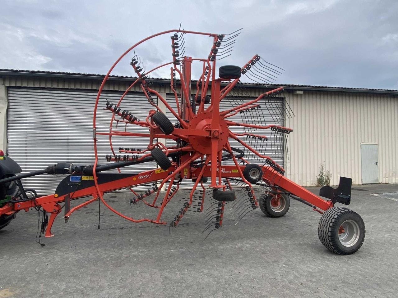 Kuhn GA 8731 - Сеноворошилка: фото 1 Kuhn GA 8731 - Сеноворошилка: фото 1