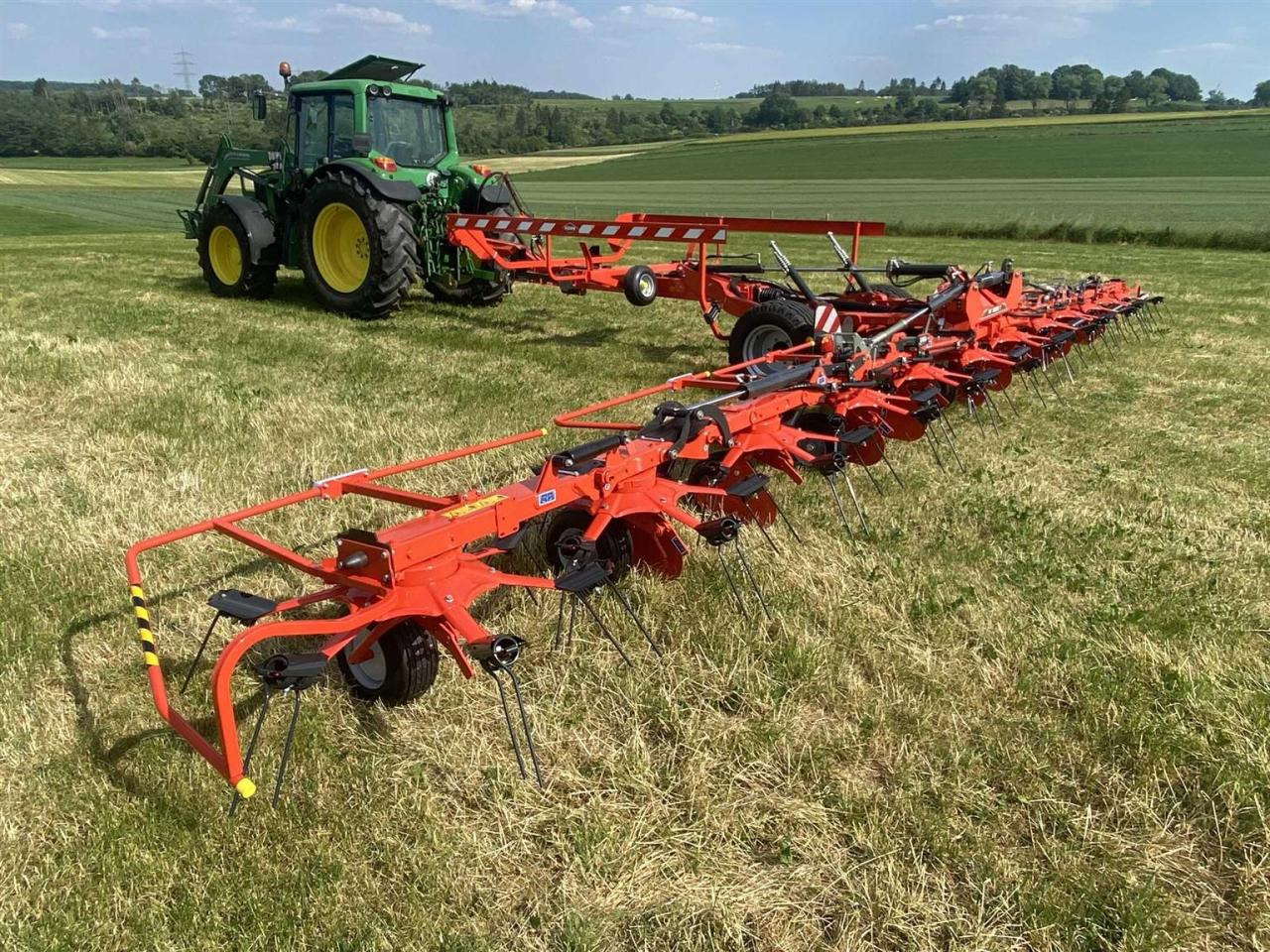 Kuhn GF13003T - Сеноворошилка: фото 3 Kuhn GF13003T - Сеноворошилка: фото 3