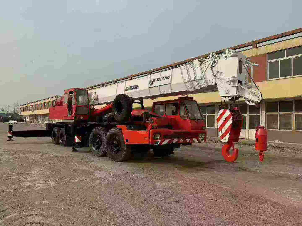 TADANO TG700E TG500E TL300E TL250E TG1000E 25ton 30ton 50ton 70ton 100ton - Мобильный кран: фото 1 TADANO TG700E TG500E TL300E TL250E TG1000E 25ton 30ton 50ton 70ton 100ton - Мобильный кран: фото 1