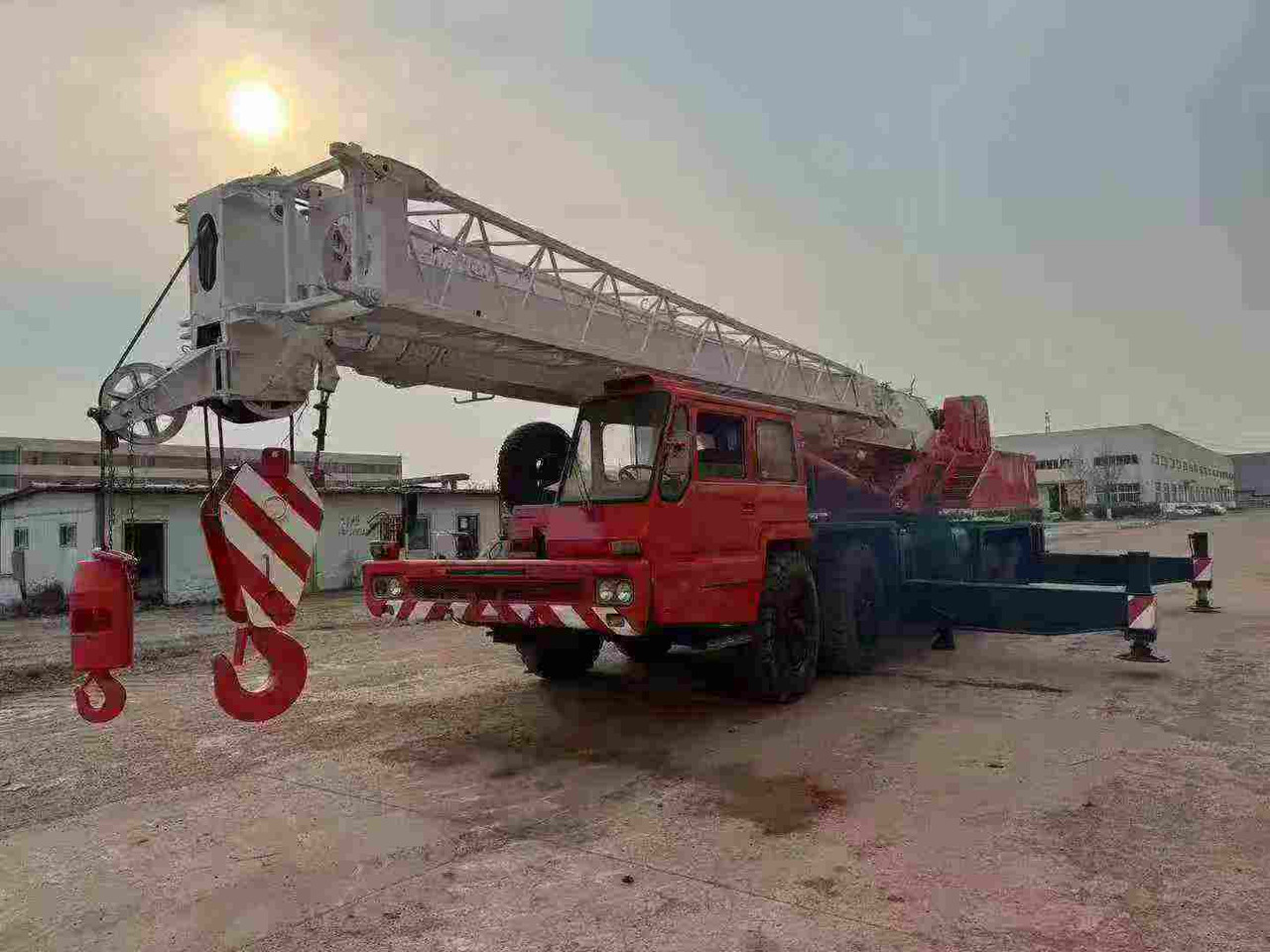 TADANO TG700E TG500E TL300E TL250E TG1000E 25ton 30ton 50ton 70ton 100ton - Мобильный кран: фото 2 TADANO TG700E TG500E TL300E TL250E TG1000E 25ton 30ton 50ton 70ton 100ton - Мобильный кран: фото 2