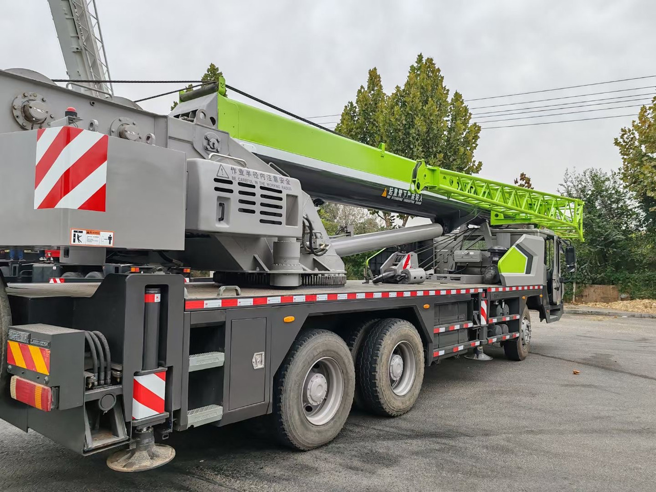 ZOOMLION ZTC251V 25 TON TRUCK CRANE - Мобильный кран: фото 4 ZOOMLION ZTC251V 25 TON TRUCK CRANE - Мобильный кран: фото 4