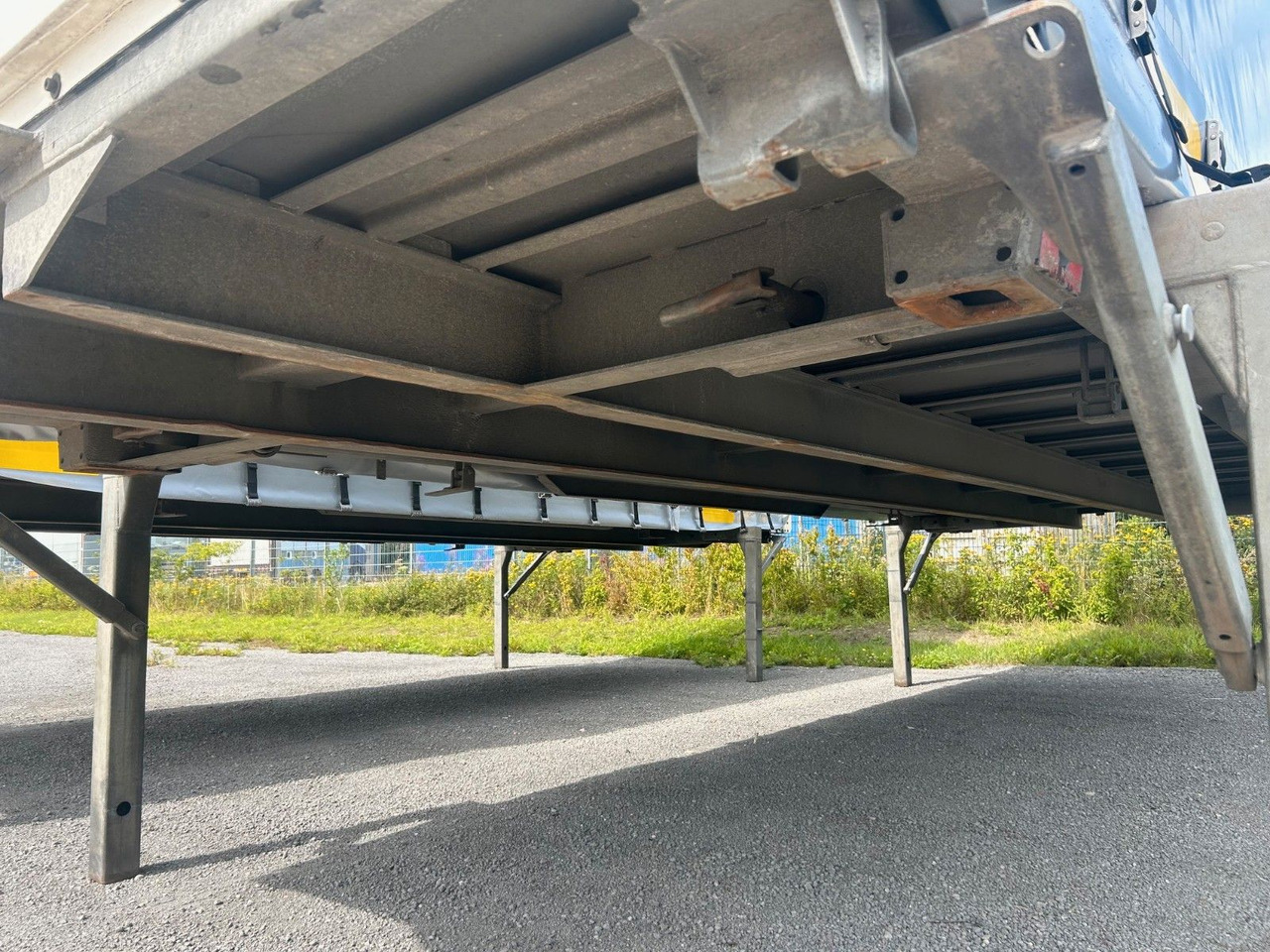 Wecon 6x Wechselpritschen Schiebeplane/Bordwand WP745S - Тентованный кузов: фото 5 Wecon 6x Wechselpritschen Schiebeplane/Bordwand WP745S - Тентованный кузов: фото 5