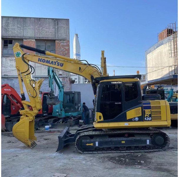 Komatsu PC130 - Гусеничный экскаватор: фото 5 Komatsu PC130 - Гусеничный экскаватор: фото 5