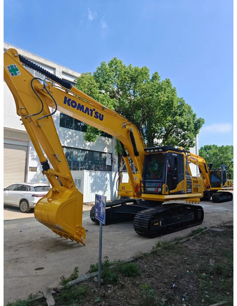 Komatsu PC220-8 - Гусеничный экскаватор: фото 3 Komatsu PC220-8 - Гусеничный экскаватор: фото 3