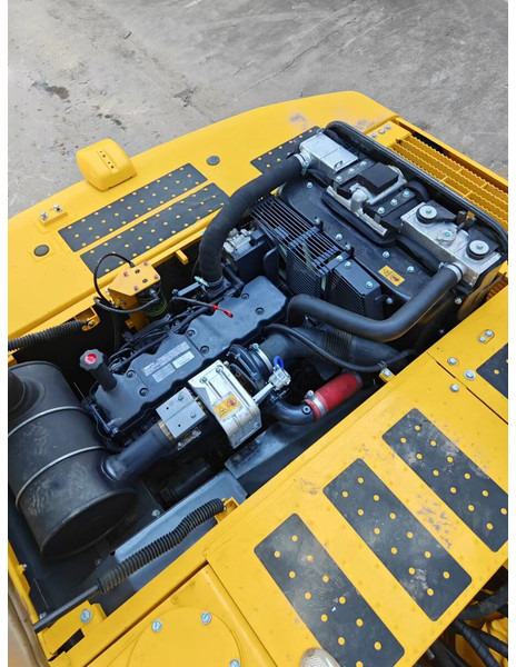 Komatsu PC220-8 - Гусеничный экскаватор: фото 3 Komatsu PC220-8 - Гусеничный экскаватор: фото 3