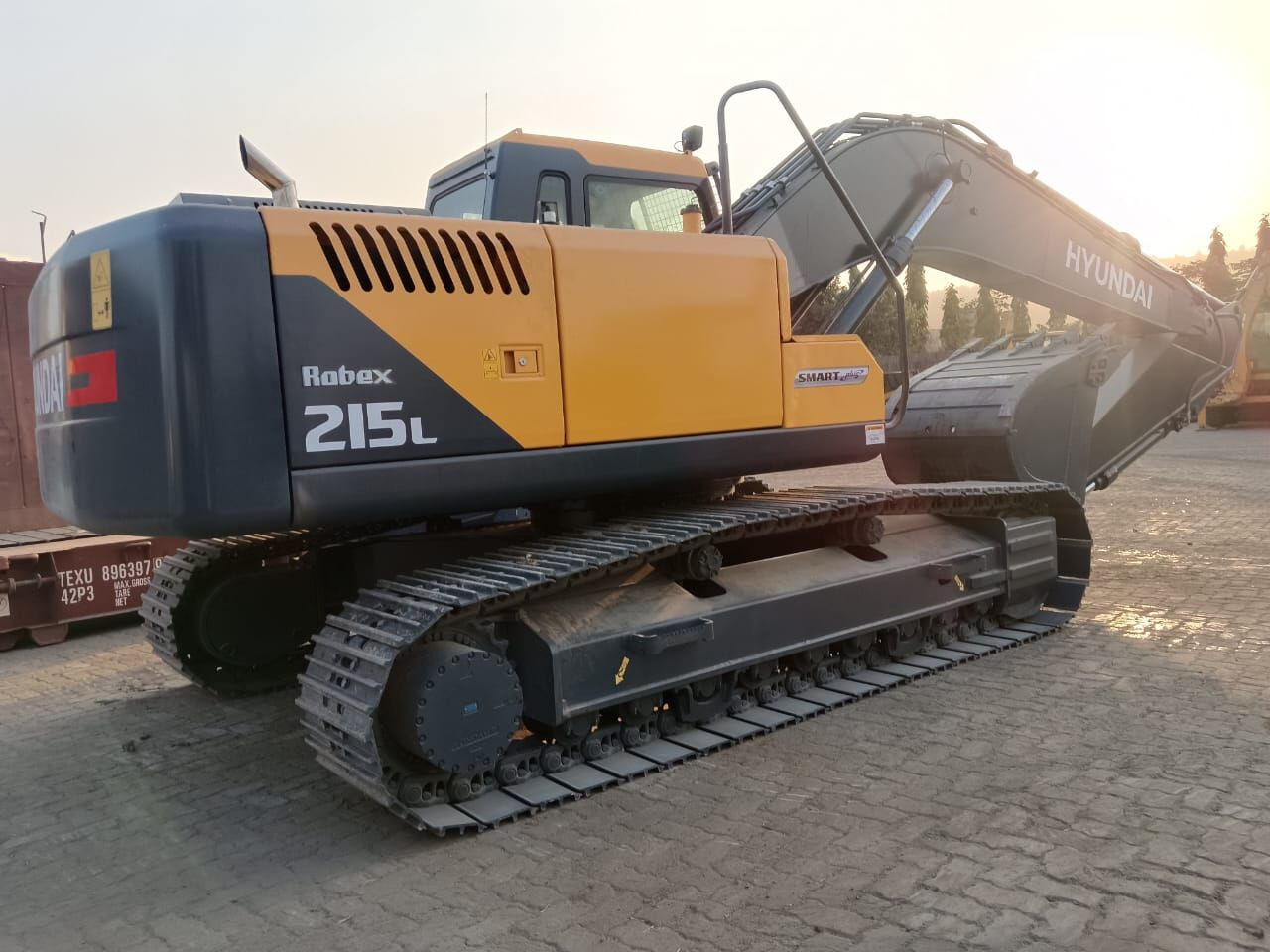 New Hyundai R215L tracked excavator - Гусеничный экскаватор: фото 1 New Hyundai R215L tracked excavator - Гусеничный экскаватор: фото 1