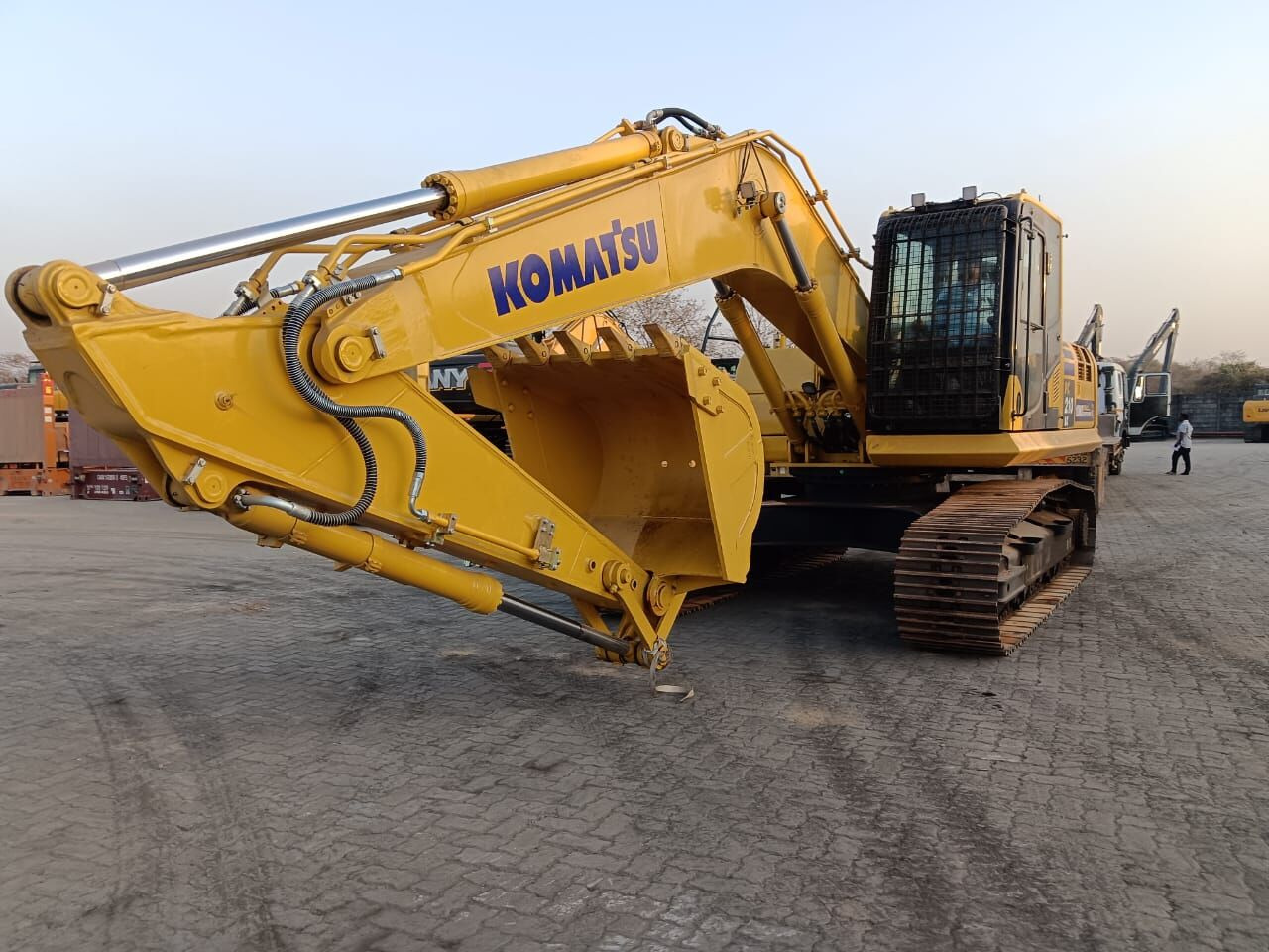 New Komatsu PC210 tracked excavator - Гусеничный экскаватор: фото 5 New Komatsu PC210 tracked excavator - Гусеничный экскаватор: фото 5