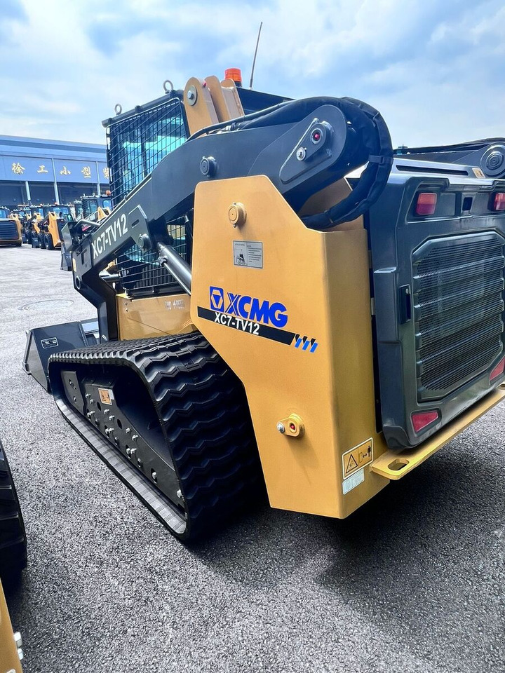 New XCMG XC7-SR08 compact track loader - Гусеничный мини-погрузчик: фото 1 New XCMG XC7-SR08 compact track loader - Гусеничный мини-погрузчик: фото 1