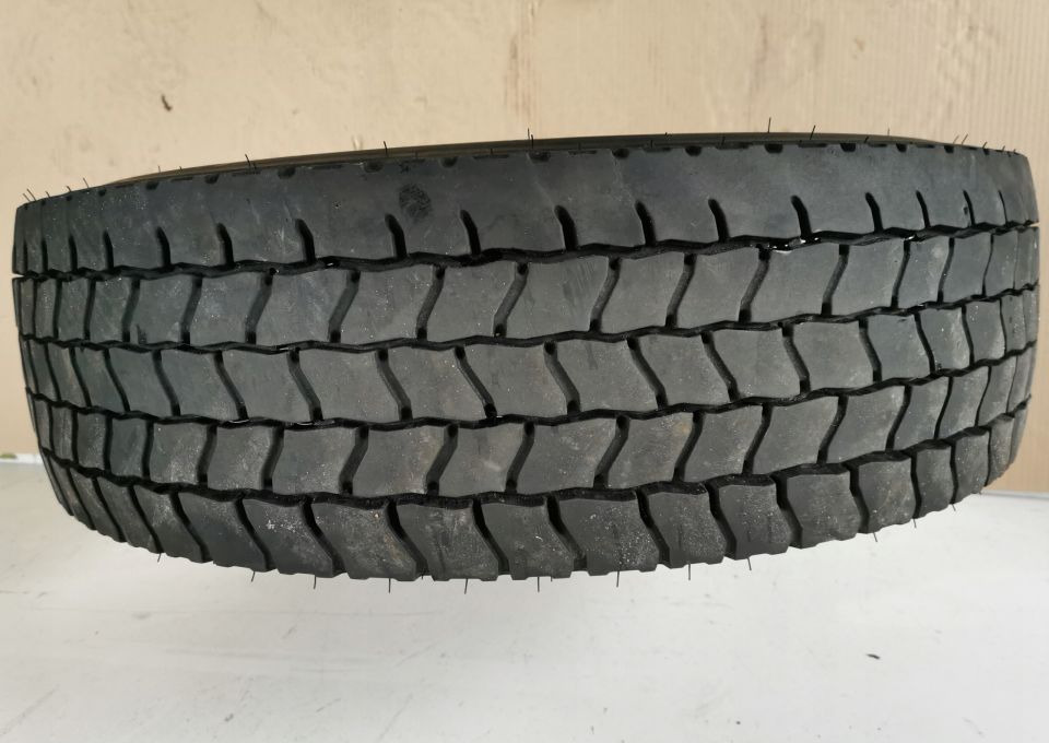 215/75R17.5 FULDA PENDNA 38/19 ŁADNA - Шина: фото 2 215/75R17.5 FULDA PENDNA 38/19 ŁADNA - Шина: фото 2