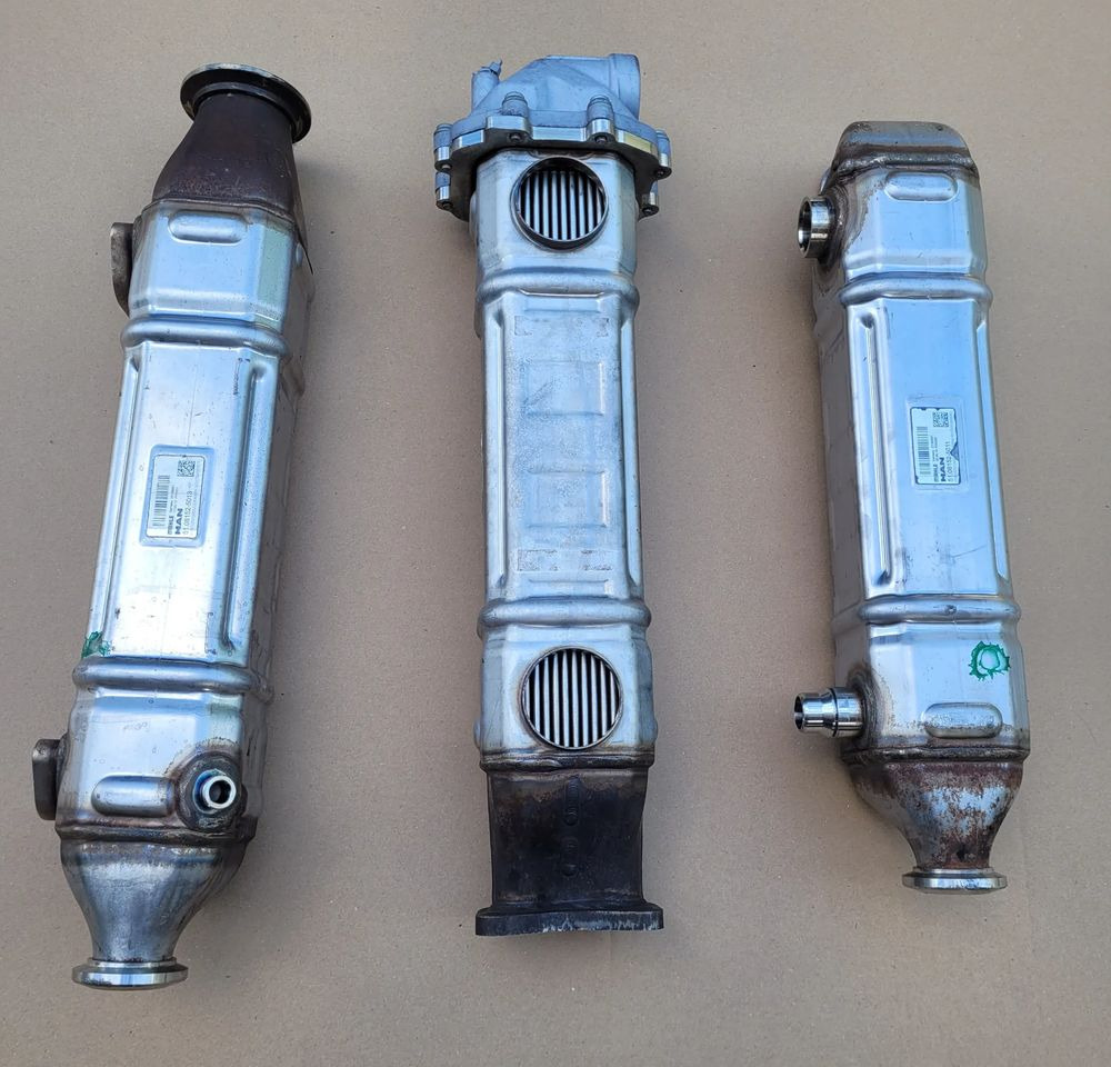 CHŁODNICA EGR MAN TGX TGS TGM ORYGINAŁ 51.08152-5013 , 51.08152-5011 CHWALIM116 - Радиатор EGR для Грузовиков: фото 4 CHŁODNICA EGR MAN TGX TGS TGM ORYGINAŁ 51.08152-5013 , 51.08152-5011 CHWALIM116 - Радиатор EGR для Грузовиков: фото 4