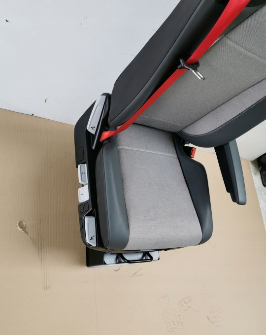 FOTEL RENAULT RANGE T GAMA PRAWY NOWY PNEUMATYCZNY - Сиденье: фото 3 FOTEL RENAULT RANGE T GAMA PRAWY NOWY PNEUMATYCZNY - Сиденье: фото 3
