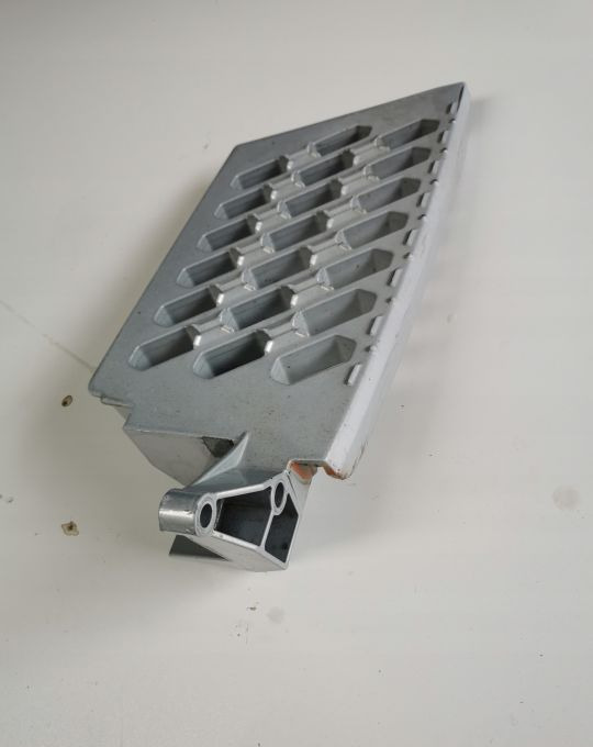 STOPIEŃ DOLNY VOLVO FH4 LEWY. - Боковая подножка для Грузовиков: фото 1 STOPIEŃ DOLNY VOLVO FH4 LEWY. - Боковая подножка для Грузовиков: фото 1