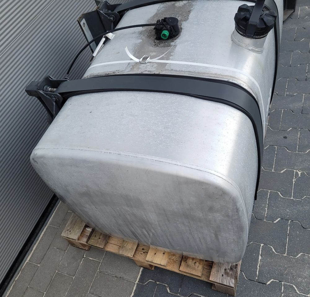 ZBIORNIK PALIWA DAF XF 430L 1681824 LIFT 2020R 113X63X68 CM CHWALIM116 - Подготовка топлива для Грузовиков: фото 3 ZBIORNIK PALIWA DAF XF 430L 1681824 LIFT 2020R 113X63X68 CM CHWALIM116 - Подготовка топлива для Грузовиков: фото 3