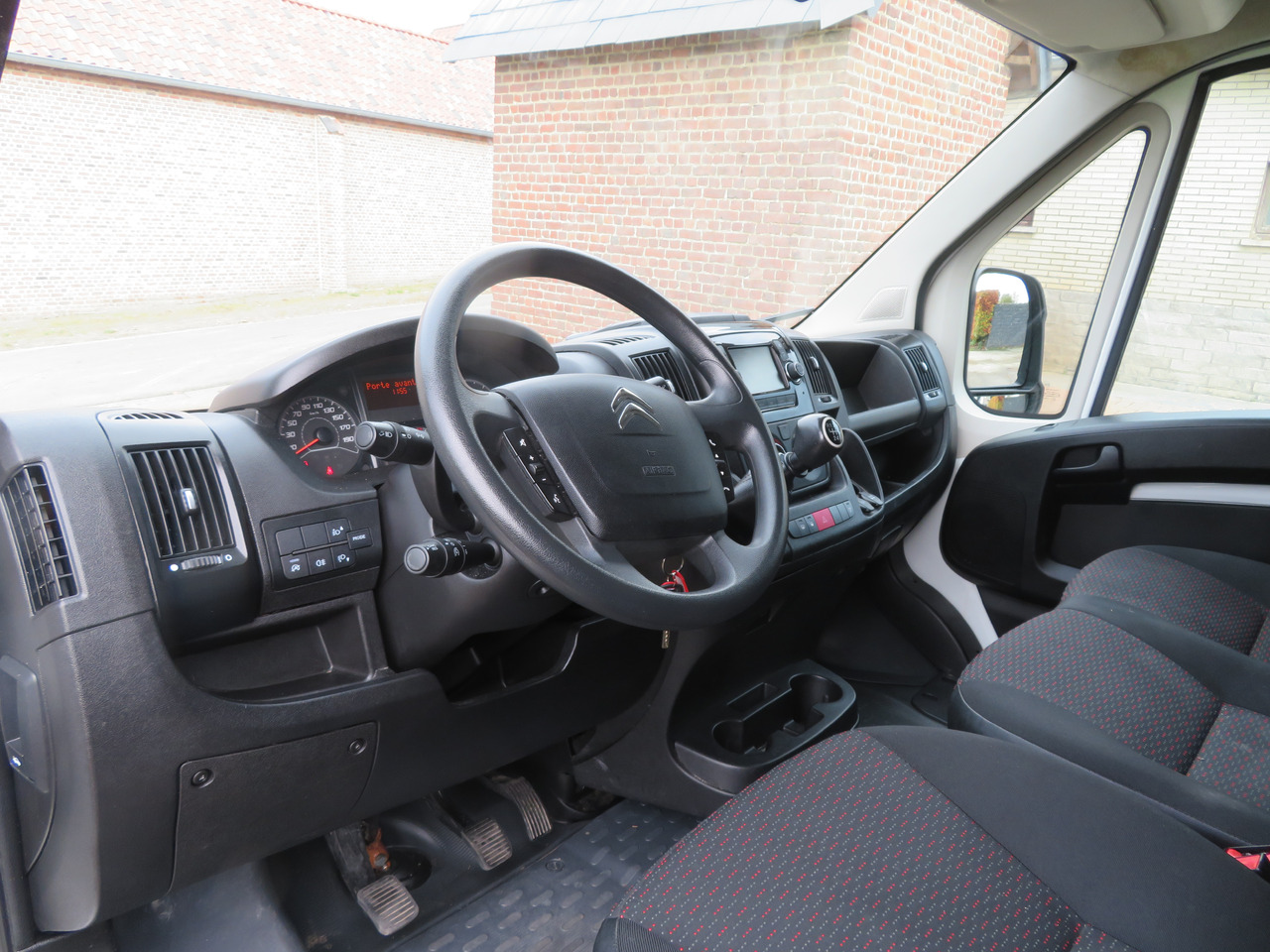 Легковой фургон Citroën Jumper 2.2 BlueHDi - L1H1: фото 11 Легковой фургон Citroën Jumper 2.2 BlueHDi - L1H1: фото 11