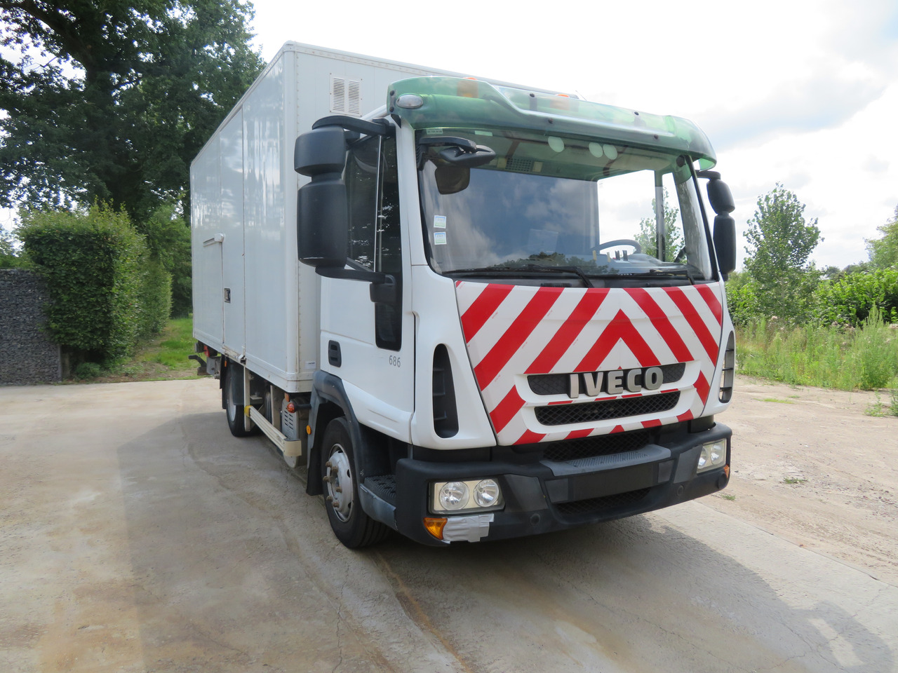 Iveco Eurocargo ML100E18 - Грузовик с закрытым кузовом: фото 1 Iveco Eurocargo ML100E18 - Грузовик с закрытым кузовом: фото 1