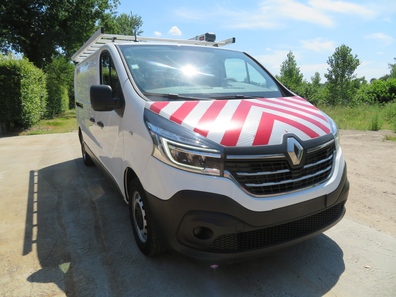 RENAULT Trafic 2.0dCi - L2H1 - Легковой фургон: фото 1 RENAULT Trafic 2.0dCi - L2H1 - Легковой фургон: фото 1