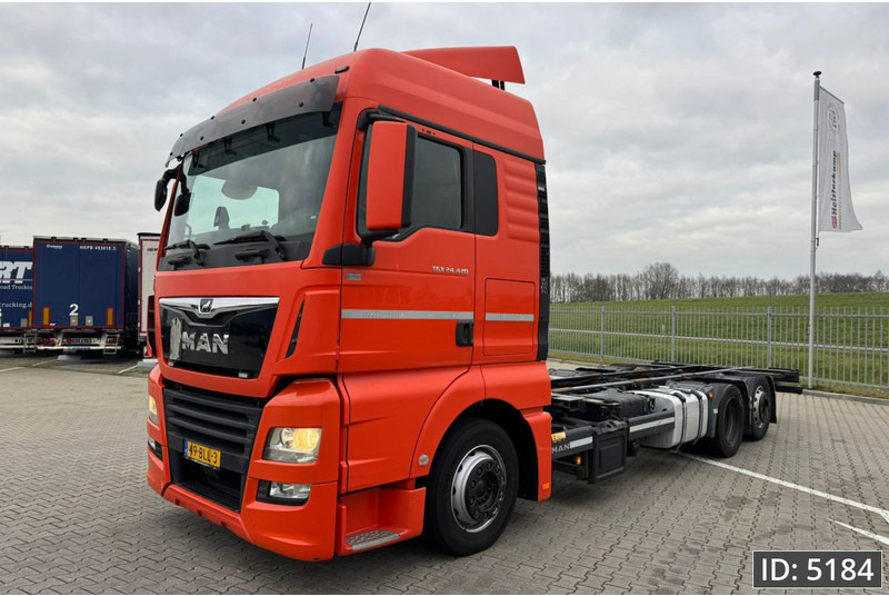 MAN TGX 24.420 XLX, Euro 6, BDF / 6x2 / Retarder / Low KM, Intarder - Грузовик-контейнеровоз/ Сменный кузов: фото 1 MAN TGX 24.420 XLX, Euro 6, BDF / 6x2 / Retarder / Low KM, Intarder - Грузовик-контейнеровоз/ Сменный кузов: фото 1