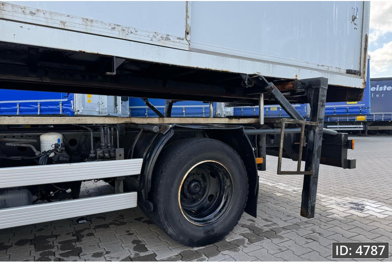 Mercedes-Benz Atego 816 Day Cab, Euro 5, BDF / EPS automatic / standklima / Hydraulic system - Грузовик-контейнеровоз/ Сменный кузов: фото 3 Mercedes-Benz Atego 816 Day Cab, Euro 5, BDF / EPS automatic / standklima / Hydraulic system - Грузовик-контейнеровоз/ Сменный кузов: фото 3