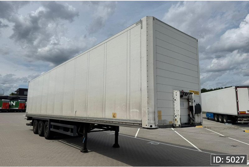 Schmitz Cargobull SCB/S3B / Disk brakes / Double stock / Taillift - Полуприцеп-фургон: фото 4 Schmitz Cargobull SCB/S3B / Disk brakes / Double stock / Taillift - Полуприцеп-фургон: фото 4
