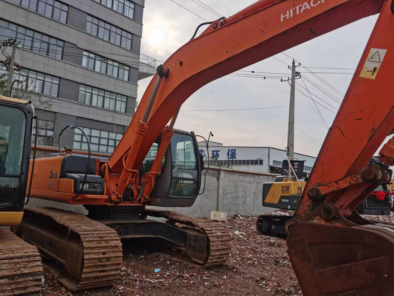 HITACHI ZX270 - Гусеничный экскаватор: фото 5 HITACHI ZX270 - Гусеничный экскаватор: фото 5