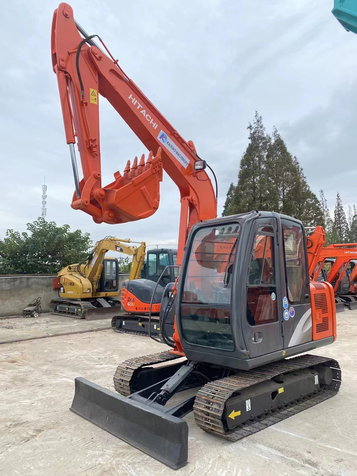 HITACHI ZX60 - Гусеничный экскаватор: фото 5 HITACHI ZX60 - Гусеничный экскаватор: фото 5