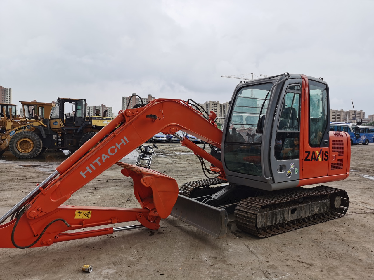 HITACHI ZX60 - Гусеничный экскаватор: фото 4 HITACHI ZX60 - Гусеничный экскаватор: фото 4