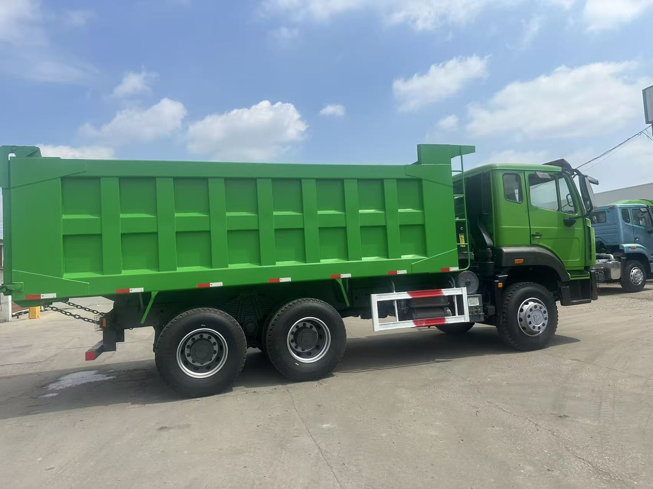 HOWO Haohan 6✖4 Dump Truck Green - Грузовик с закрытым кузовом: фото 4 HOWO Haohan 6✖4 Dump Truck Green - Грузовик с закрытым кузовом: фото 4