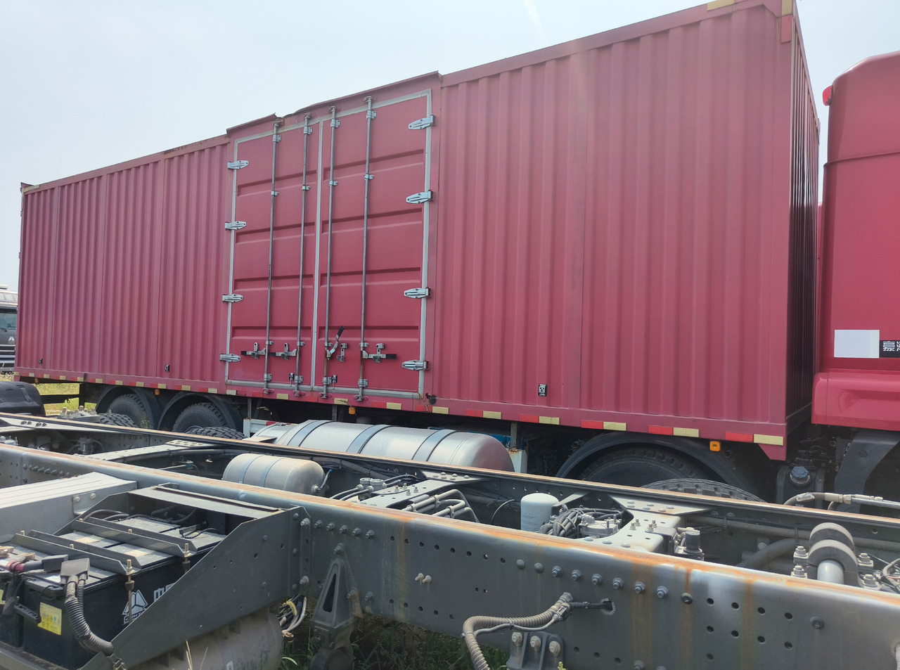 HOWO Haohan N7 Box Truck Click Here for Discount - Грузовик с закрытым кузовом: фото 5 HOWO Haohan N7 Box Truck Click Here for Discount - Грузовик с закрытым кузовом: фото 5