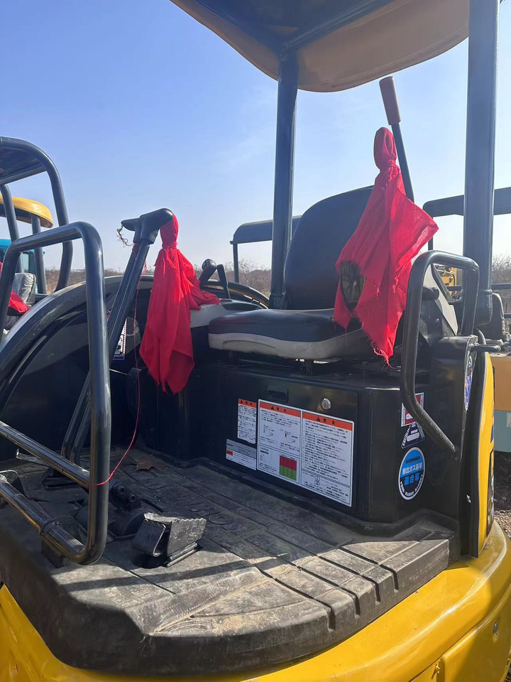 KOMATSU Mini Excavator Pc35 With Open Cab - Мини-экскаватор: фото 4 KOMATSU Mini Excavator Pc35 With Open Cab - Мини-экскаватор: фото 4