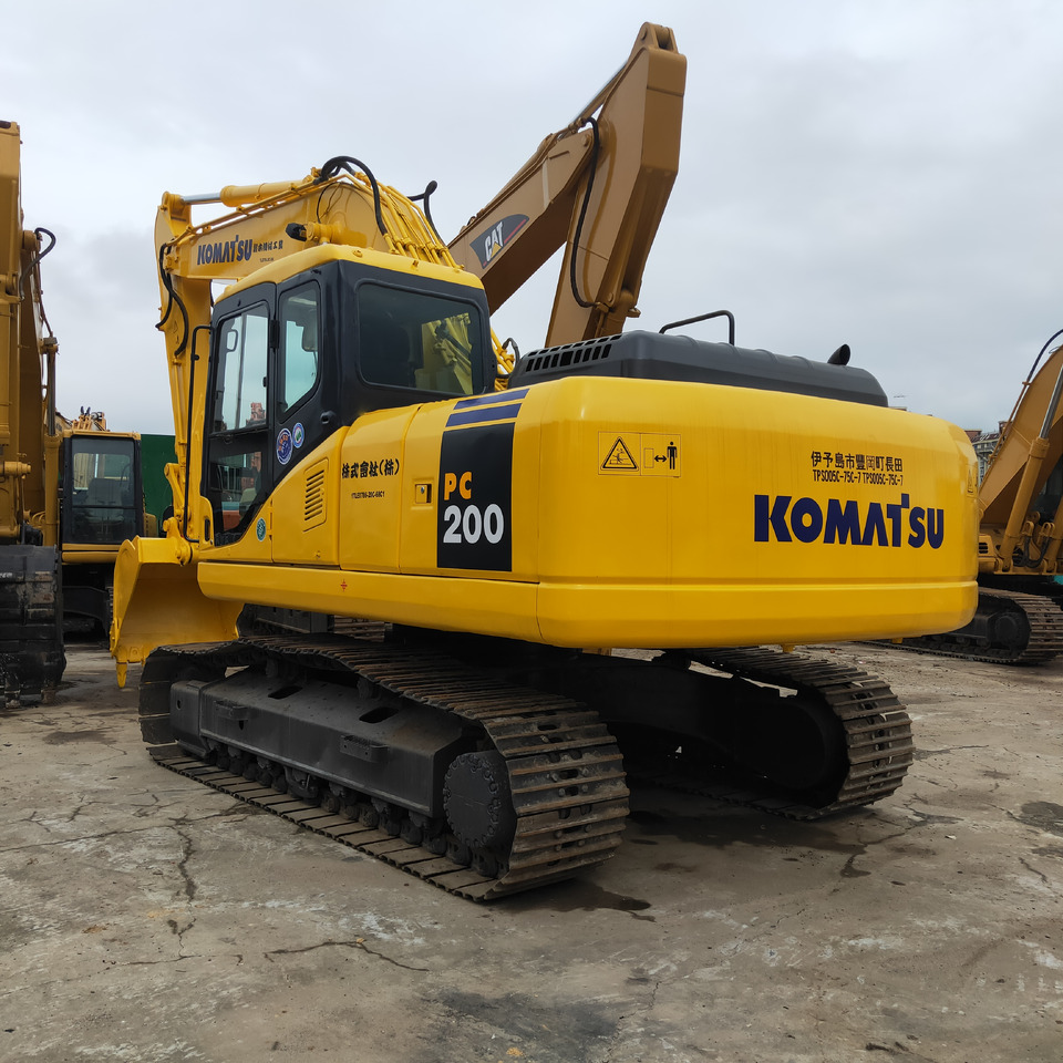 KOMATSU PC200-7 - Гусеничный экскаватор: фото 2 KOMATSU PC200-7 - Гусеничный экскаватор: фото 2