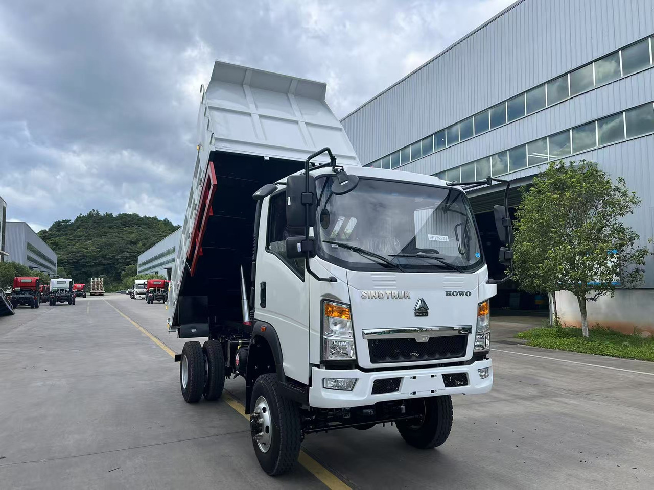 SINOTRUK HOWO 4x2 Dump Truck Click Here for Discount - Самосвал: фото 2 SINOTRUK HOWO 4x2 Dump Truck Click Here for Discount - Самосвал: фото 2