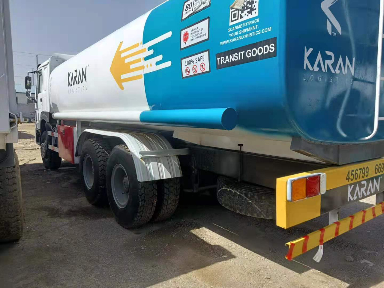 SINOTRUK Howo 371 Fuel Tanker Click Here For DISCOUNT - Грузовик-цистерна: фото 1 SINOTRUK Howo 371 Fuel Tanker Click Here For DISCOUNT - Грузовик-цистерна: фото 1
