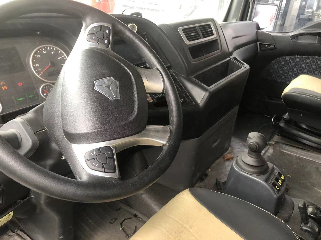 SINOTRUK Truck Unit C7H 4X2 Click Here for Discount - Самосвал: фото 4 SINOTRUK Truck Unit C7H 4X2 Click Here for Discount - Самосвал: фото 4