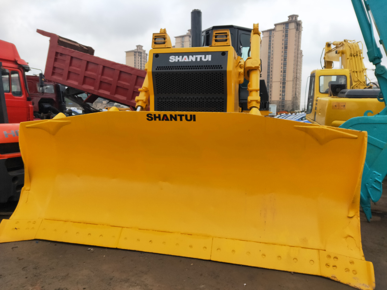 SHANTUI SD32 - Строительная техника: фото 2 SHANTUI SD32 - Строительная техника: фото 2