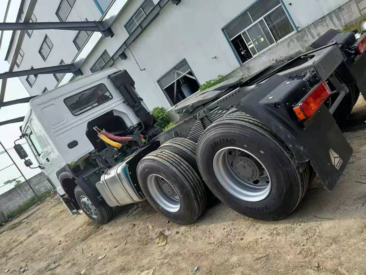 SINOTRUK HOWO 371 CLICK HERE FOR DISCOUNT - Тягач: фото 4 SINOTRUK HOWO 371 CLICK HERE FOR DISCOUNT - Тягач: фото 4