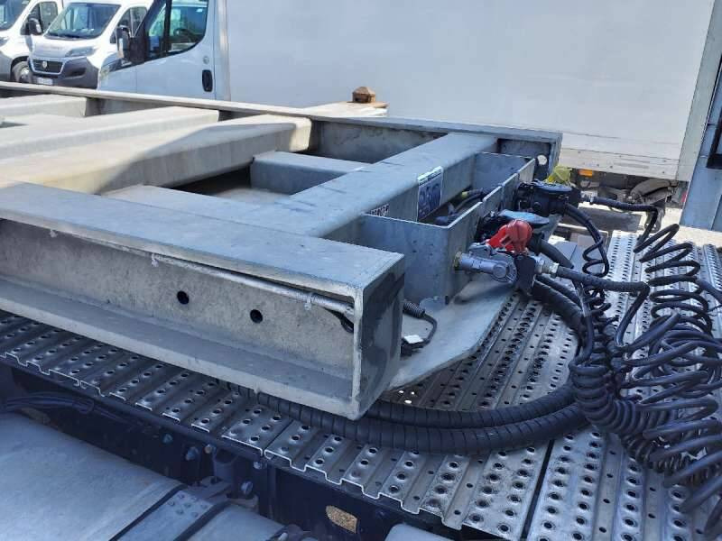 Semi-remorque 3 Essieux 38 TONNES CHARIOT COULISSANT - Полуприцеп-контейнеровоз/ Сменный кузов: фото 3 Semi-remorque 3 Essieux 38 TONNES CHARIOT COULISSANT - Полуприцеп-контейнеровоз/ Сменный кузов: фото 3