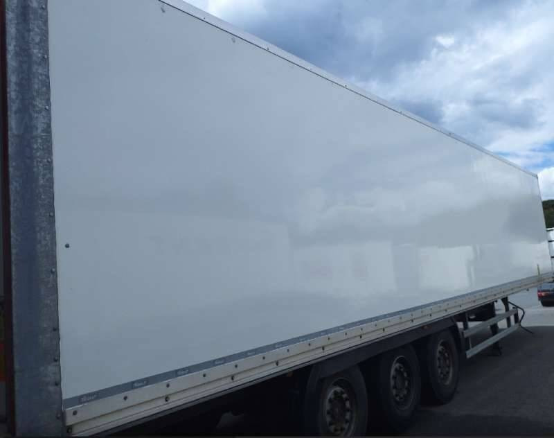 Semi-remorque 3 Essieux SEMI RECONDITONNEE -38 TONNES PORTE RELEVANTE - Полуприцеп-фургон: фото 2 Semi-remorque 3 Essieux SEMI RECONDITONNEE -38 TONNES PORTE RELEVANTE - Полуприцеп-фургон: фото 2