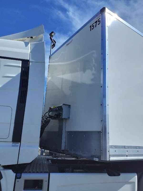 Semi-remorque 3 Essieux SEMI RECONDITONNEE -38 TONNES PORTE RELEVANTE - Полуприцеп-фургон: фото 3 Semi-remorque 3 Essieux SEMI RECONDITONNEE -38 TONNES PORTE RELEVANTE - Полуприцеп-фургон: фото 3