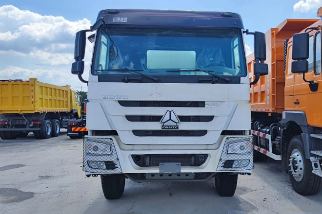 SINOTRUK Howo 400 Diesel Tanker Truck for Sale in Nigeria - Грузовик-цистерна: фото 3 SINOTRUK Howo 400 Diesel Tanker Truck for Sale in Nigeria - Грузовик-цистерна: фото 3