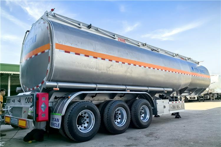 TITAN 3 Axle Aluminum Fuel Tanker Trailer for Sale In Jamaica - Полуприцеп-цистерна: фото 2 TITAN 3 Axle Aluminum Fuel Tanker Trailer for Sale In Jamaica - Полуприцеп-цистерна: фото 2
