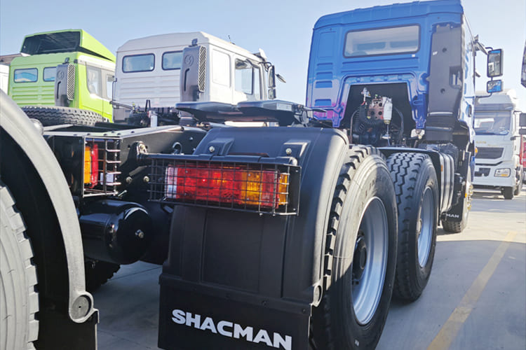 SHACMAN Shacman F3000 Truck Head for Sale in Saudi Arabia - Тягач: фото 2 SHACMAN Shacman F3000 Truck Head for Sale in Saudi Arabia - Тягач: фото 2