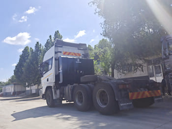 SHACMAN Shacman Truck Head for Sale in Namibia - Тягач: фото 3 SHACMAN Shacman Truck Head for Sale in Namibia - Тягач: фото 3