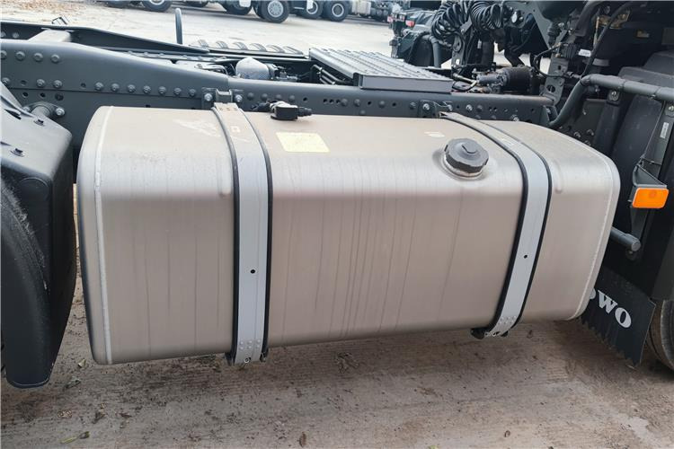 SINOTRUK Howo 380 hp 6x4 Truck Heafd for Sale In Nigeria Lagos - Тягач: фото 4 SINOTRUK Howo 380 hp 6x4 Truck Heafd for Sale In Nigeria Lagos - Тягач: фото 4