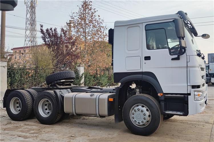 SINOTRUK Howo 380 hp 6x4 Truck Heafd for Sale In Nigeria Lagos - Тягач: фото 2 SINOTRUK Howo 380 hp 6x4 Truck Heafd for Sale In Nigeria Lagos - Тягач: фото 2