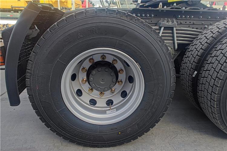 SINOTRUK Howo 6x4 Truck Price 380 HP Tractor Head for Sale In Zambia - Тягач: фото 3 SINOTRUK Howo 6x4 Truck Price 380 HP Tractor Head for Sale In Zambia - Тягач: фото 3