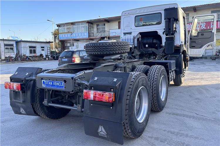 Sinotruk Used Howo 380HP Truck Head with RHD for Sale In Tanzania - Тягач: фото 2 Sinotruk Used Howo 380HP Truck Head with RHD for Sale In Tanzania - Тягач: фото 2
