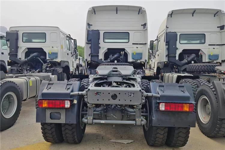 Sinotruk Used Howo Truck 400HP Tractor 6x4 Price for Sale In Tanzania - Тягач: фото 2 Sinotruk Used Howo Truck 400HP Tractor 6x4 Price for Sale In Tanzania - Тягач: фото 2