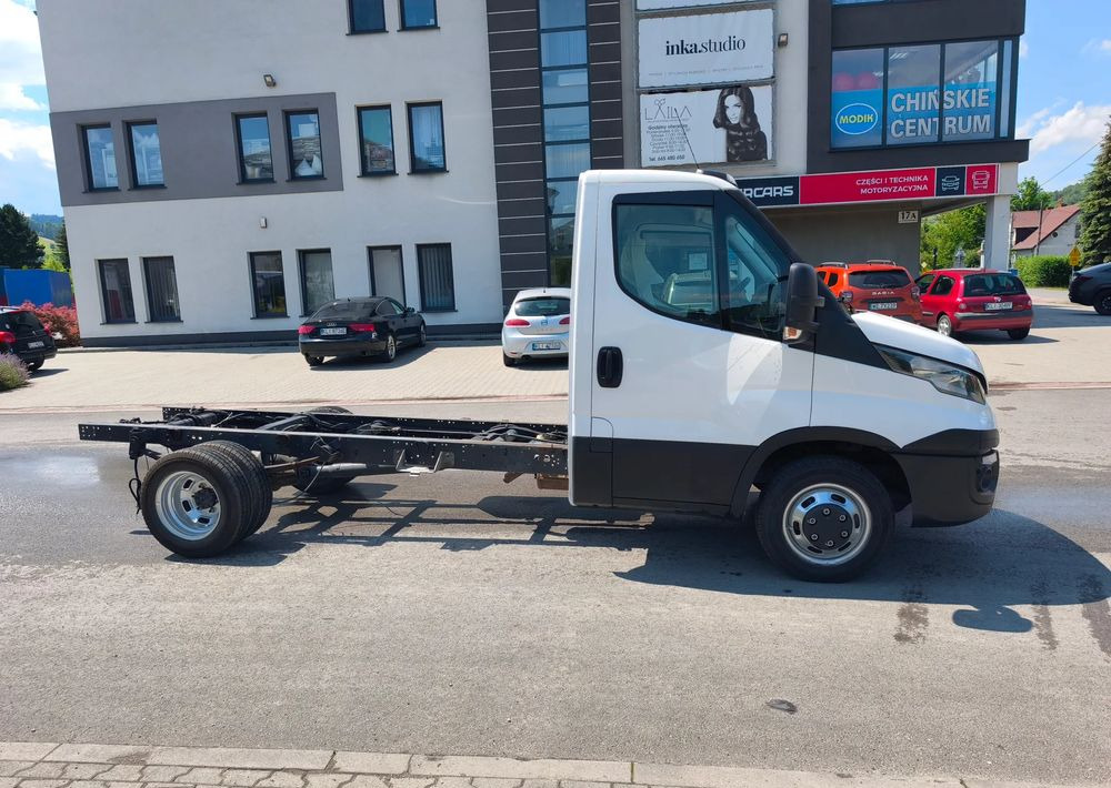 Iveco DAILY 35c14 2.3 hpi rama do zabudowy, 3,75 rozstaw - Грузовик-шасси: фото 4 Iveco DAILY 35c14 2.3 hpi rama do zabudowy, 3,75 rozstaw - Грузовик-шасси: фото 4